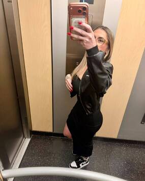 KAMILLA HOT