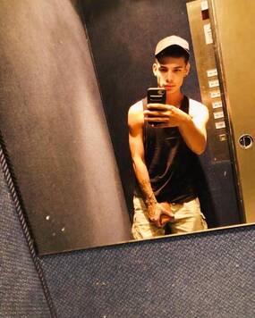 Hard-fuckerTop