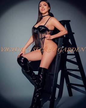 VICTORIA SECRET GARDEN