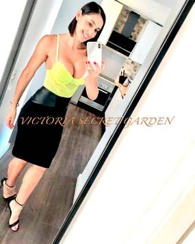 VICTORIA SECRET GARDEN