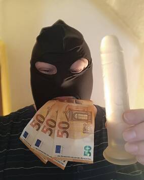 A vos pieds mesdames