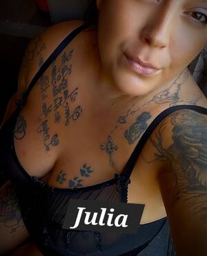 Julia ~  les mille et une caresse