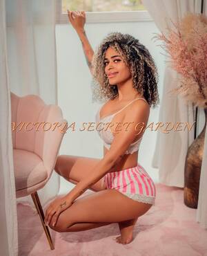 VICTORIA SECRET GARDEN