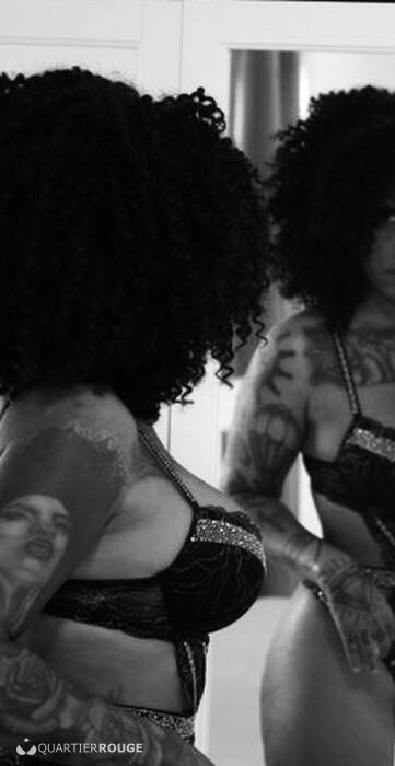 Carolina Cruz (Photo)