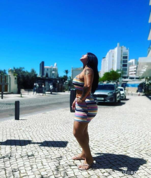 Charlotte SEXY HOT 69 (Photo)