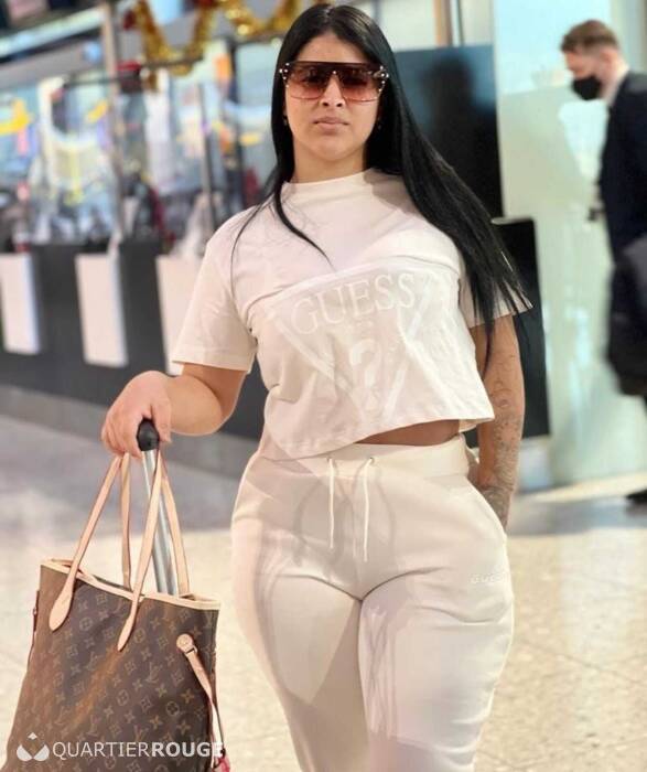 Chatte très HUMIDE 69 (Photo)