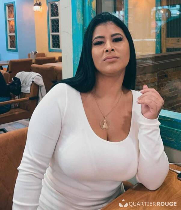 Chatte très HUMIDE 69 (Photo)