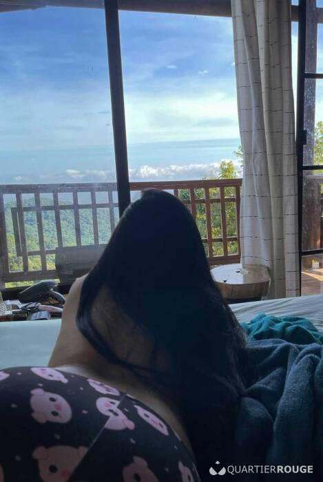 Chatte très HUMIDE 69 (Photo)