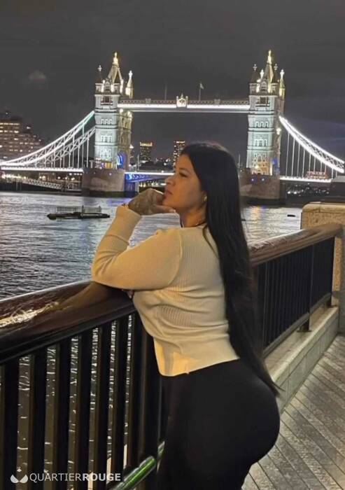 Chatte très HUMIDE 69 (Photo)