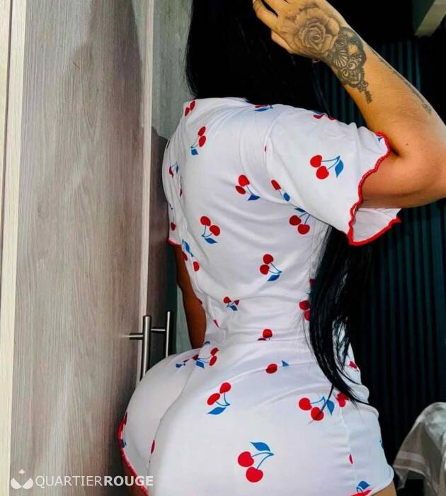 Chatte très HUMIDE 69 (Photo)