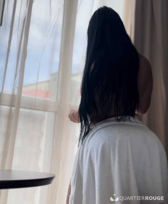 Chatte très HUMIDE 69 (Photo)