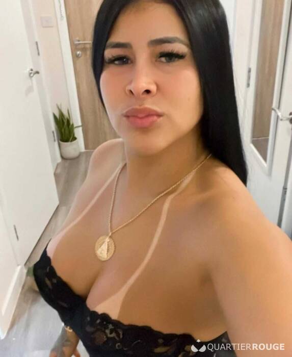 Chatte très HUMIDE 69 (Photo)