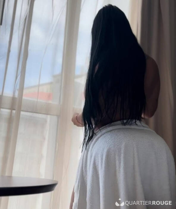 Chatte très HUMIDE 69 (Photo)