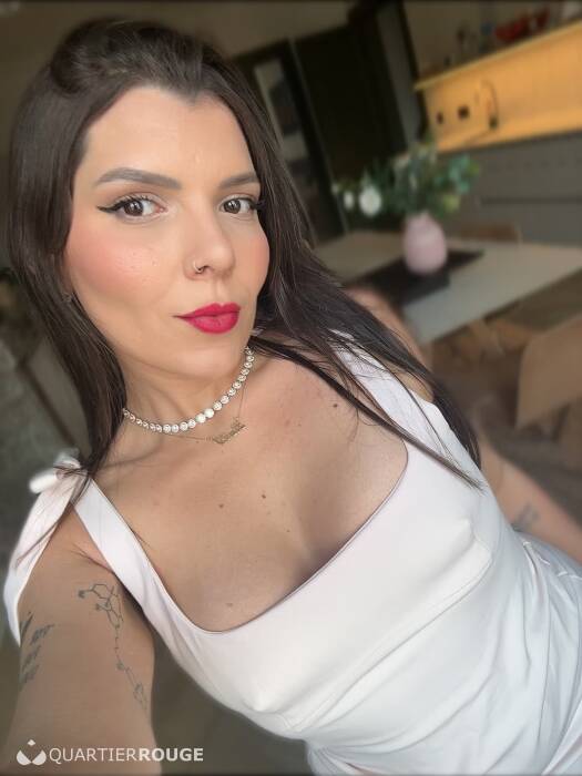 BIA BRAZILIAN GFE (Photo)