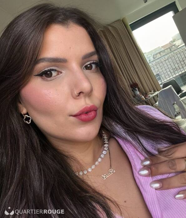 BIA BRAZILIAN GFE (Photo)