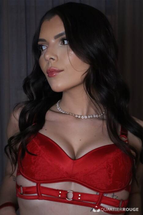 BIA BRAZILIAN GFE (Photo)