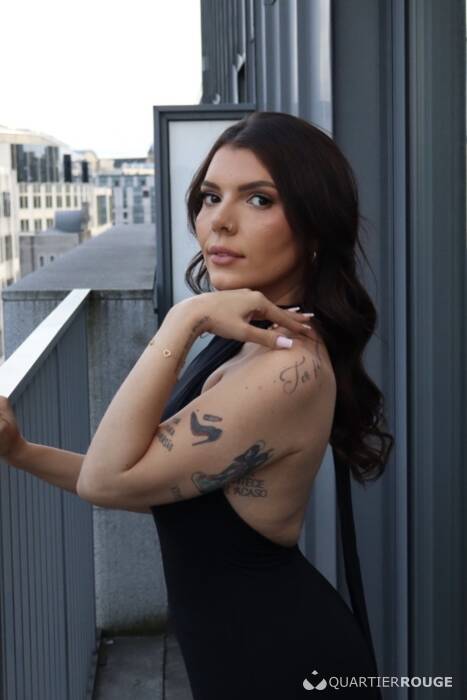 BIA BRAZILIAN GFE (Photo)