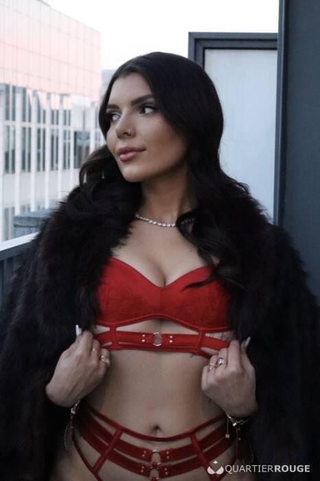 BIA BRAZILIAN GFE (Photo)