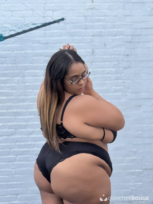 Laura (Photo)
