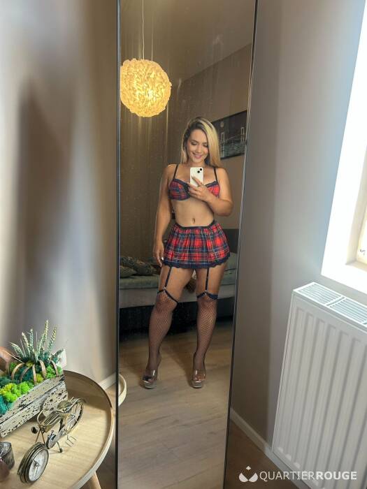 LAYLA HOT (Photo)