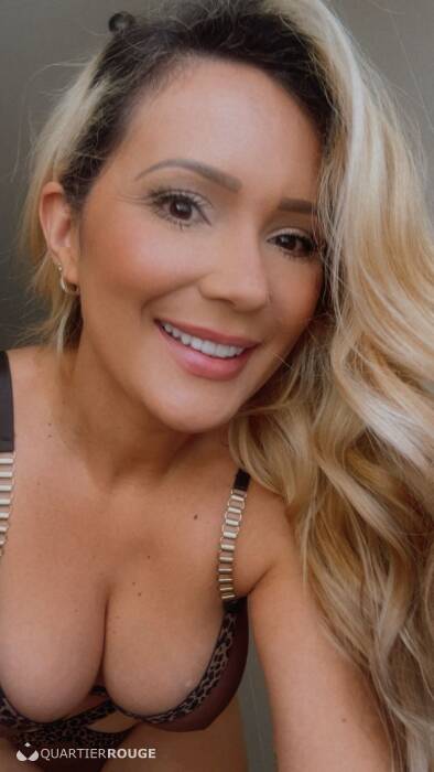 LAYLA HOT (Photo)