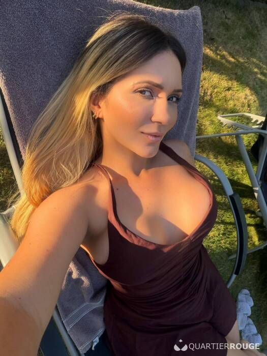 LAYLA HOT (Photo)