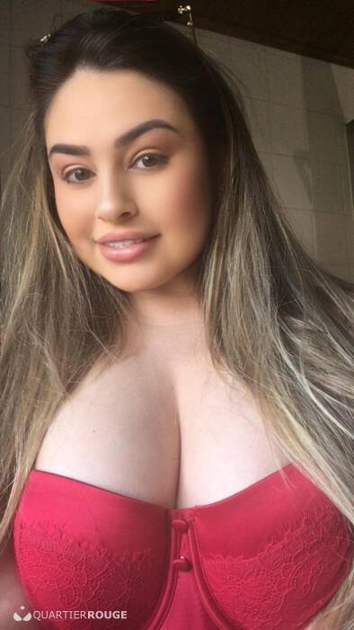 JULIANA (Photo)