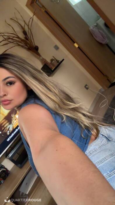 JULIANA (Photo)