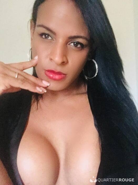 TRIO SHEMALE (Photo)