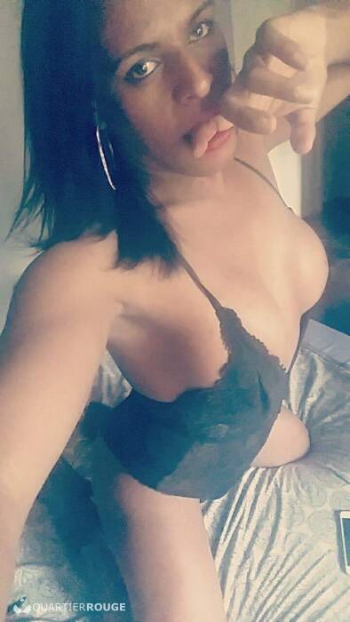 TRIO SHEMALE (Photo)