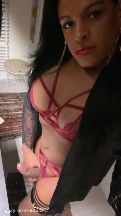 TRIO SHEMALE (Photo)