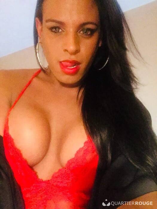 TRIO SHEMALE (Photo)