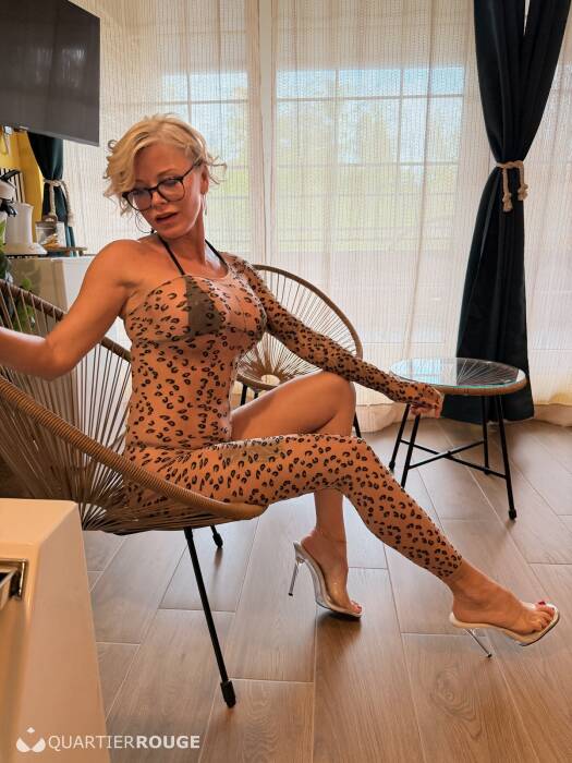 Elvira (Photo)