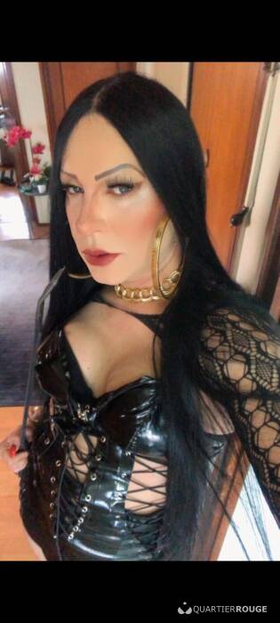 BLONDE CANON! (Photo)