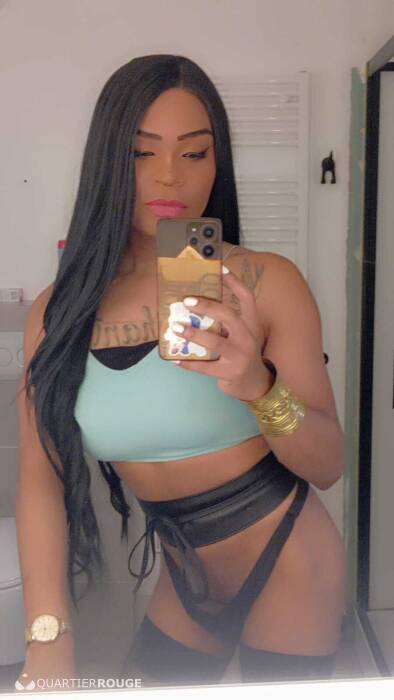 Jenifer TS hot (Photo)