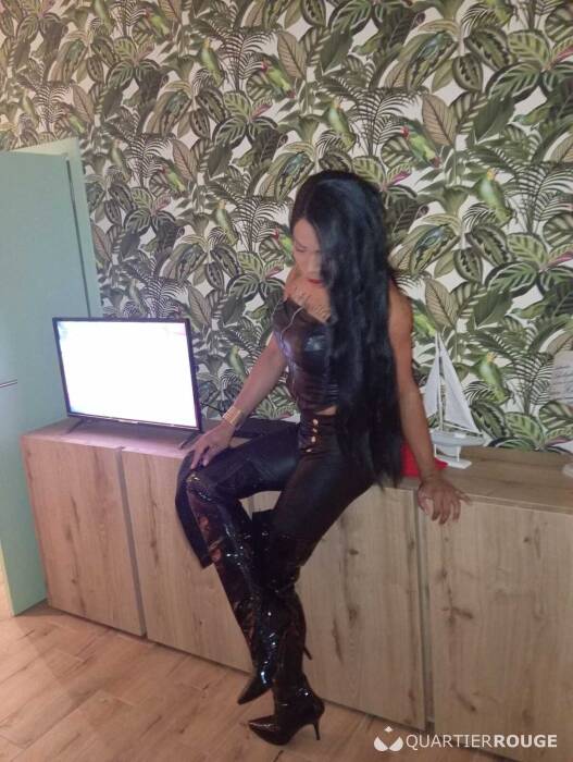 Jenifer TS hot (Photo)