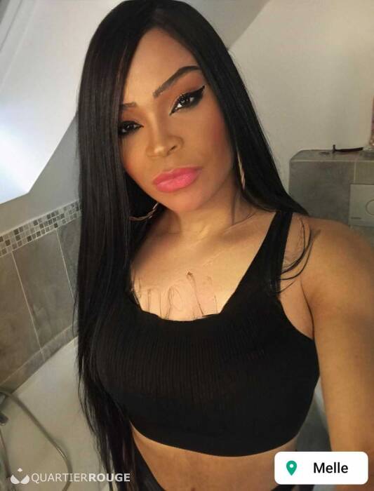 Jenifer TS hot (Photo)