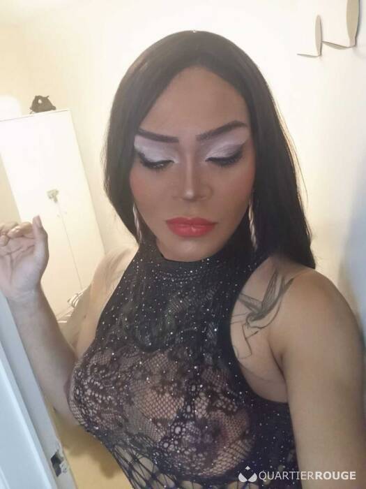 Jenifer TS hot (Photo)