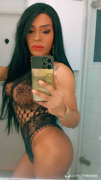 Jenifer TS hot (Photo)