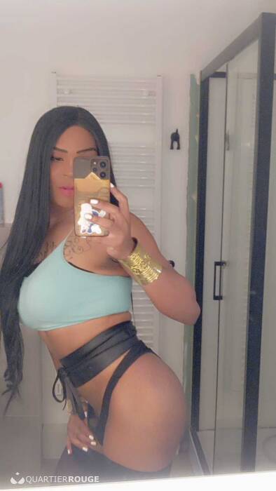 Jenifer TS hot (Photo)