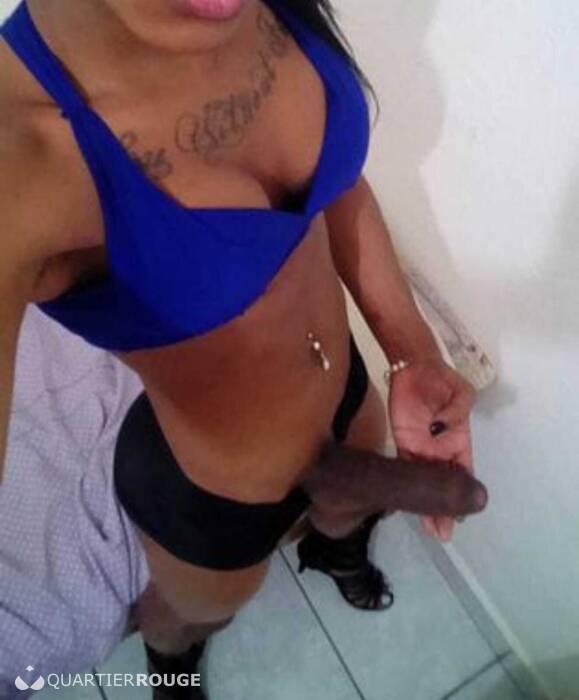 Jenifer TS hot (Photo)