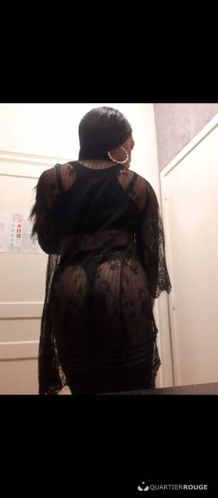 Jenifer TS hot (Photo)