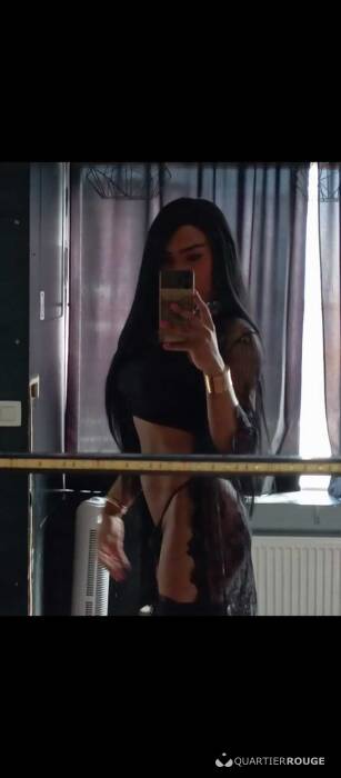 Jenifer TS hot (Photo)