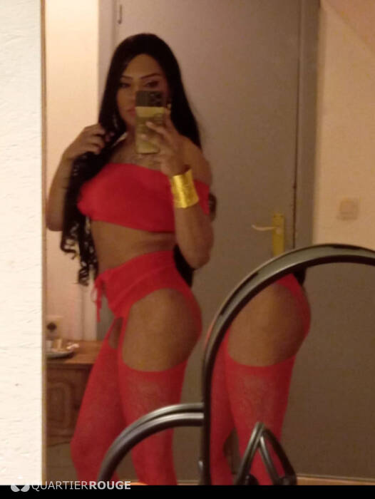 Jenifer TS hot (Photo)