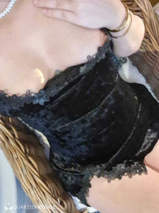 GIULIA SWEET (Photo)