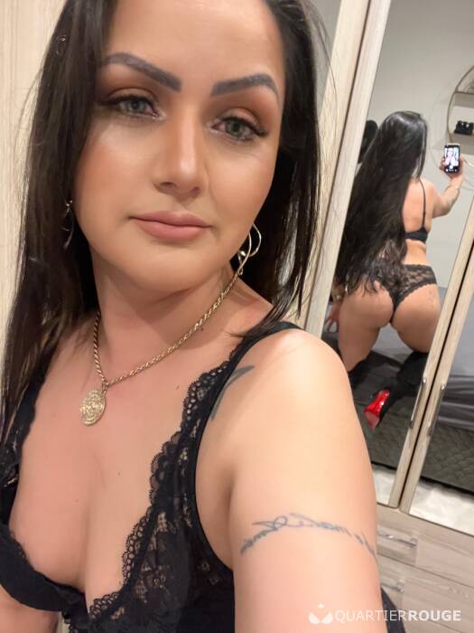 DANIELA MELLO (Photo)