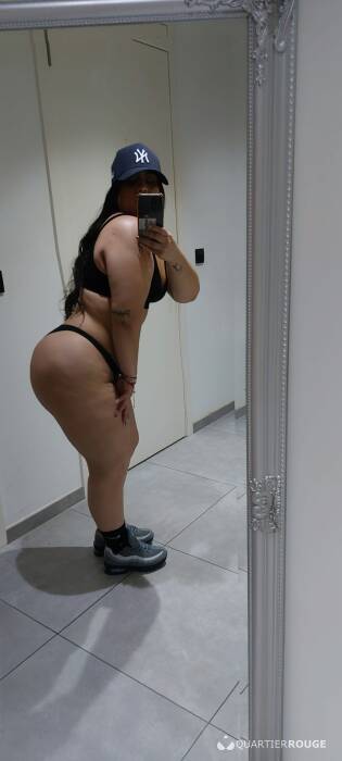 Nikki (Photo)