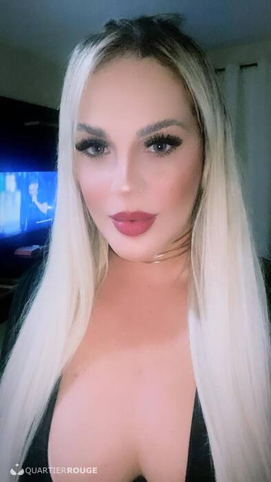 Isabelle super girlfriend (Photo)