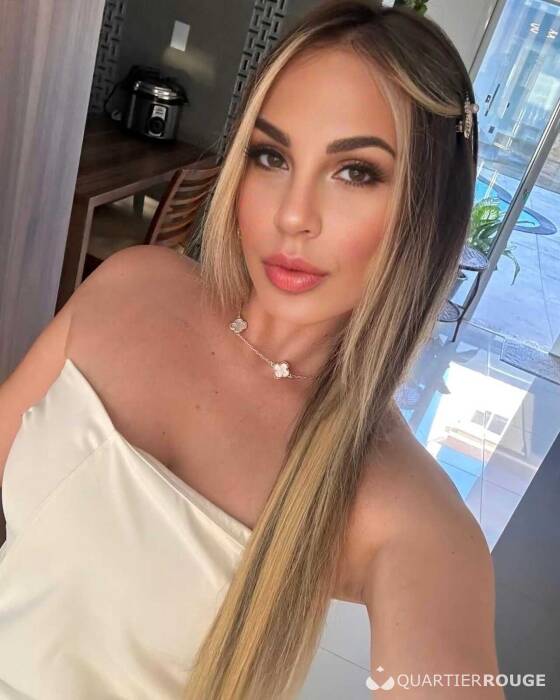 Isabelle super girlfriend (Photo)