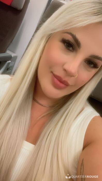 Isabelle super girlfriend (Photo)